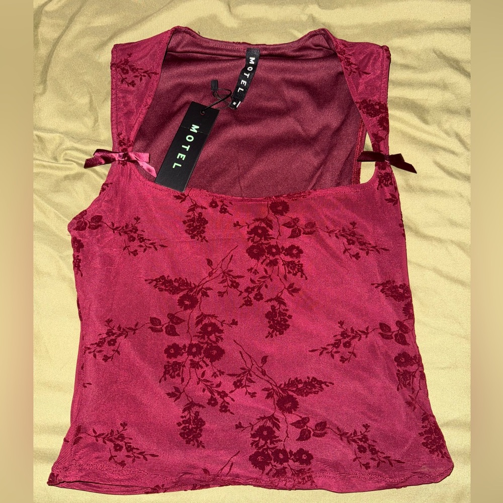Motel Rocks Jiniso Vest Top in Botanical Flower Flock Maroon M